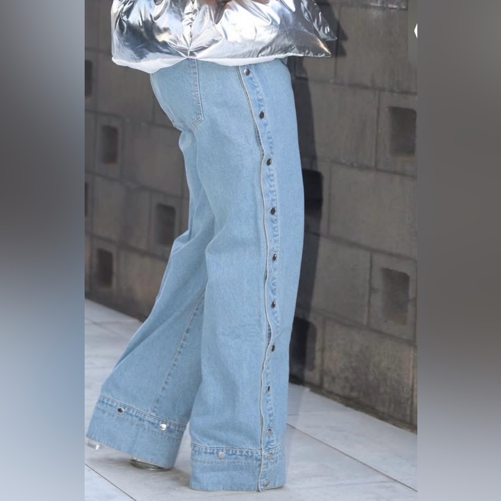 Blue Button-Accent Women Jeans